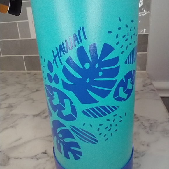 Limited Edition Hawaii Hydro Flask 40oz widemouth water bottle - Picture 4 of 8